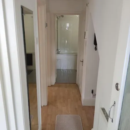 Cosy & Quiet Apartment In Лондон Экстерьер фото