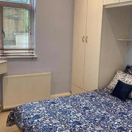 Cosy & Quiet Apartment In Лондон Экстерьер фото