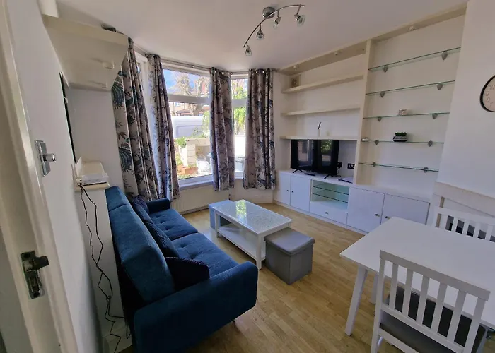 Cosy & Quiet Apartment In London