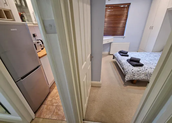 Cosy London Apartment In Great Surroundings