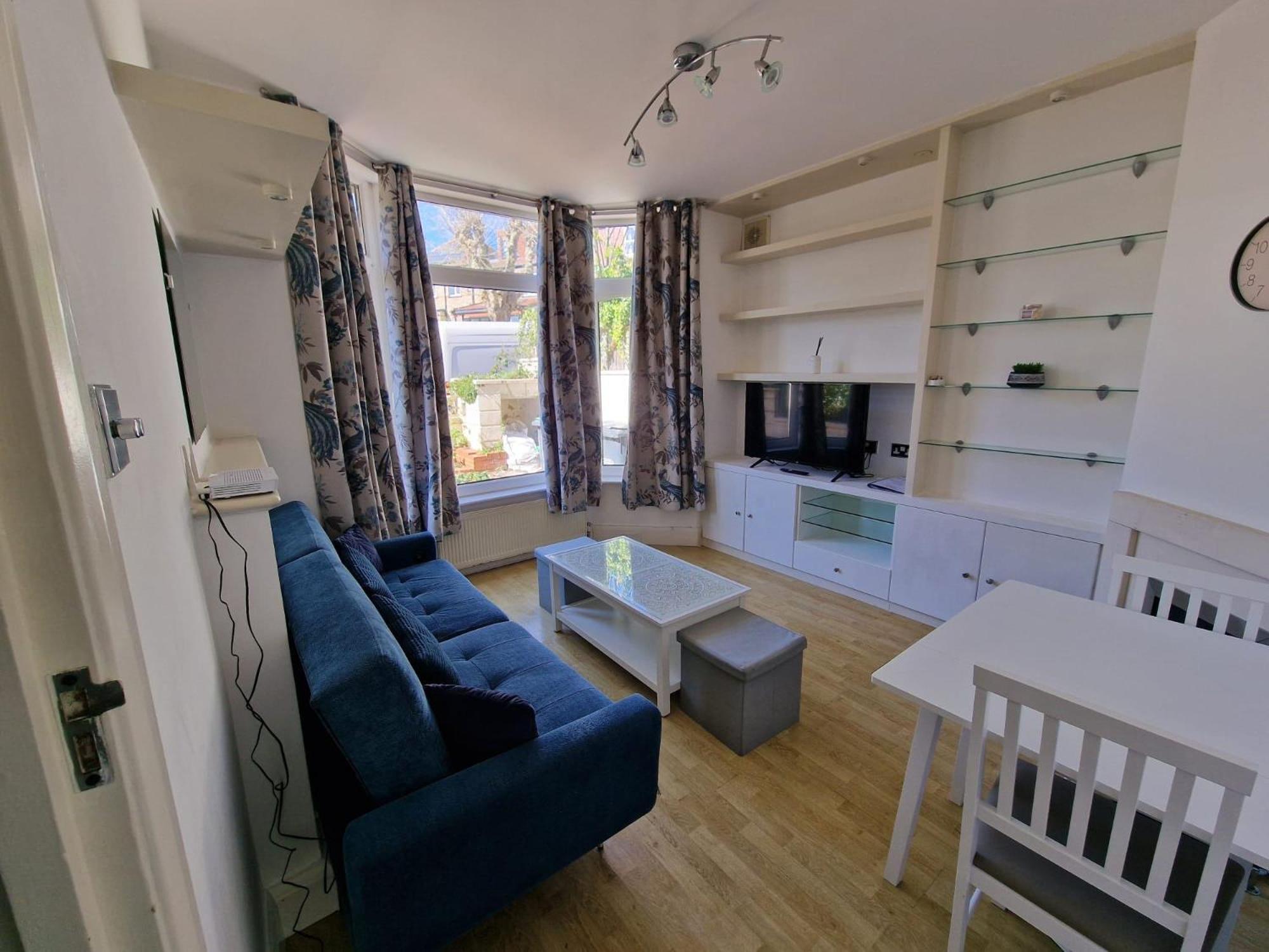 Апартаменты Cosy In Great Surroundings Лондон